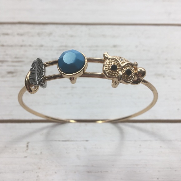 Boutique • Owl and Feather Charm Bracelet - Picture 3 of 8